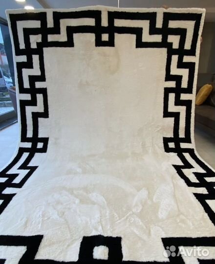 Ковер из натуральной шкуры с натуральным мехом