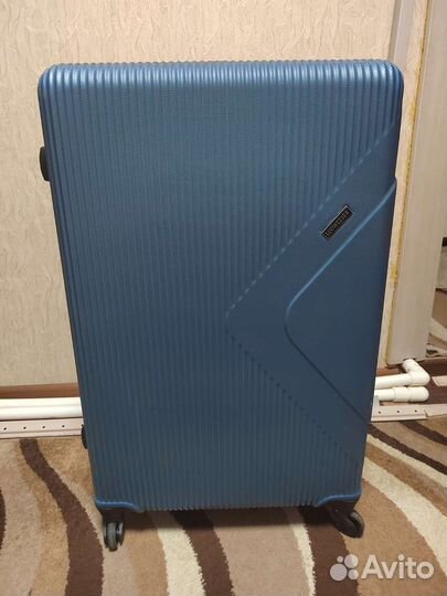 Чемодан большой