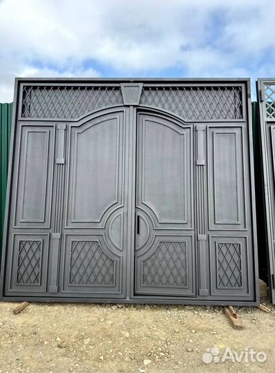 Ворота в Каспийске в новом дизайне