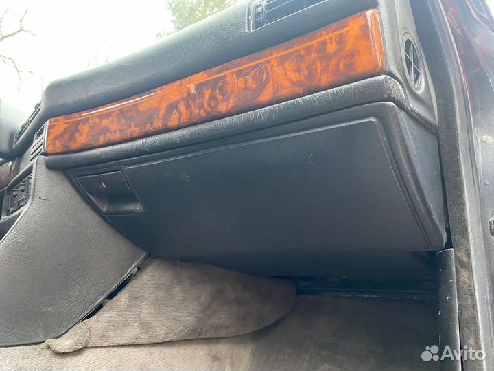 Бардачок BMW E32