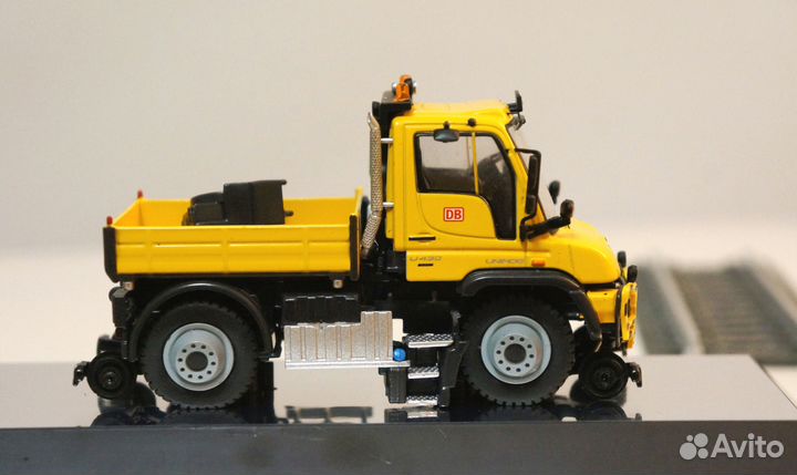 1/50 Mercedes Unimog U430 1:50 грузовик рельсовый
