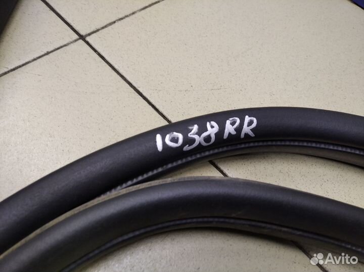 Уплотнитель (внутри) Focus II 2008-2011