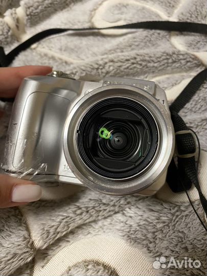 Компактный фотоаппарат olympus