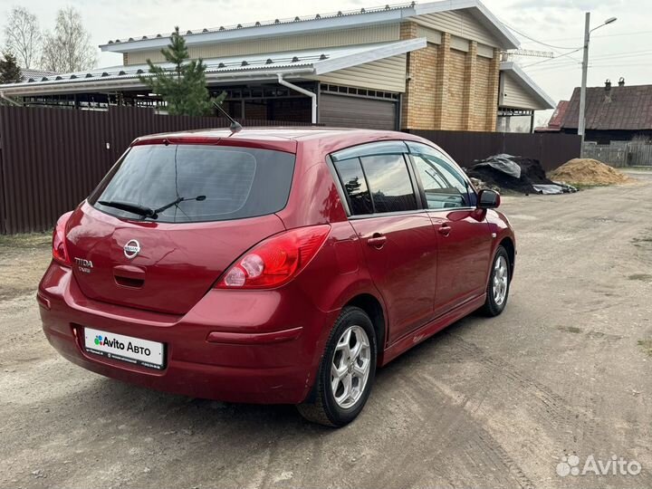 Nissan Tiida 1.6 AT, 2011, 137 000 км