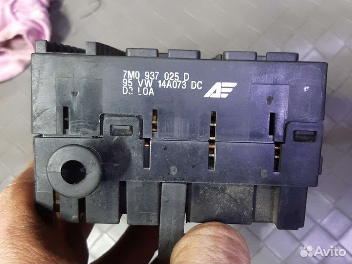 Блок Предохранителей фольксваген Шаран 7M0937025D