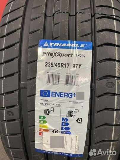 Triangle EffeXSport TH202 235/45 R17 97Y