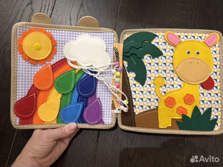 Развивающая книжка из фетра новая