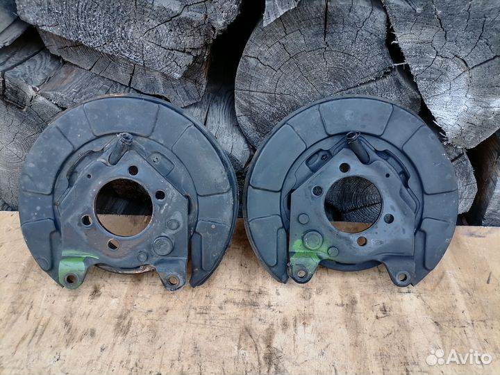 Пыльник тормозного диска Mitsubishi Lancer 10