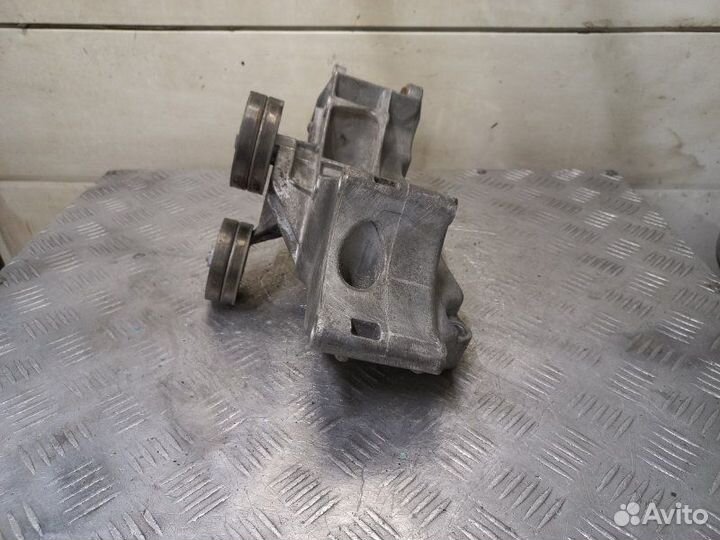 Кронштейн генератора Volkswagen Bora 1.6 16V ATN