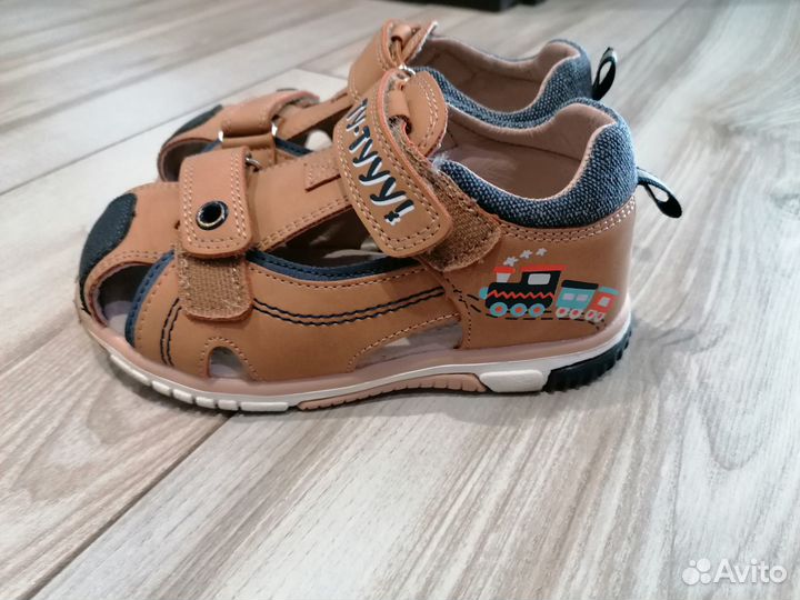 Продам сандали