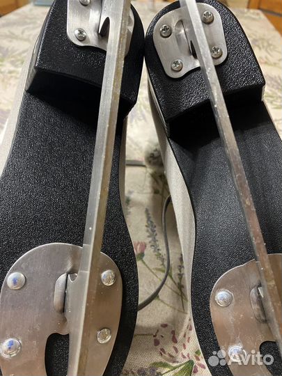 Продам коньки