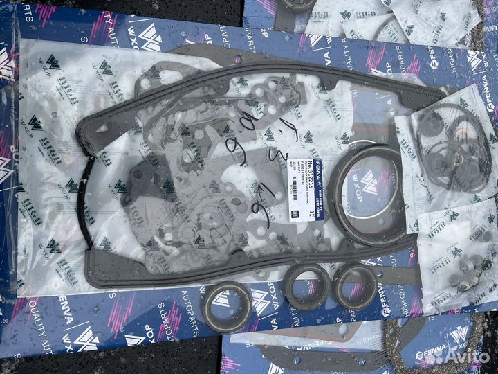 Комплект прокладок двигателя Audi