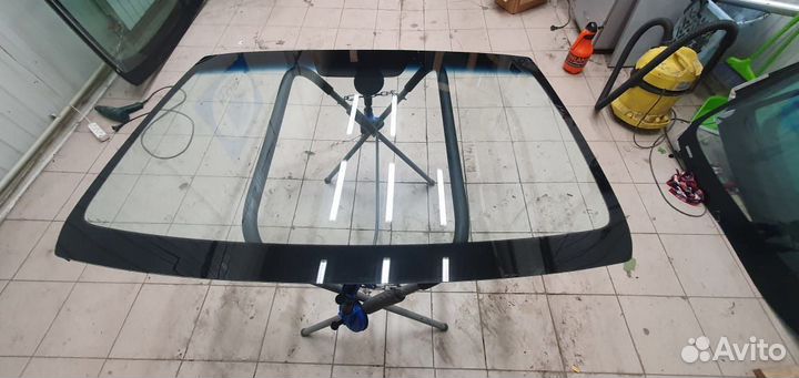 Лобовое стекло Ford Focus