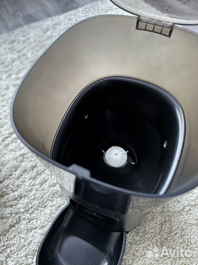 Автоматическая кормушка для животных