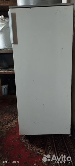 Продаю морозильник