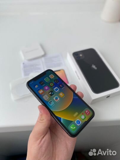 iPhone 11, 64 ГБ