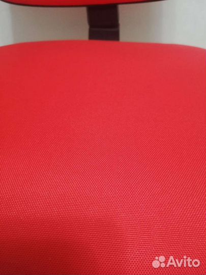 Компьютерное кресло в интерьер