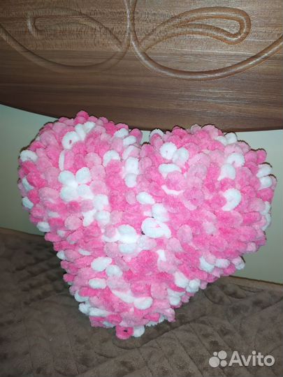 Подарки на праздники/вязаные сердечки