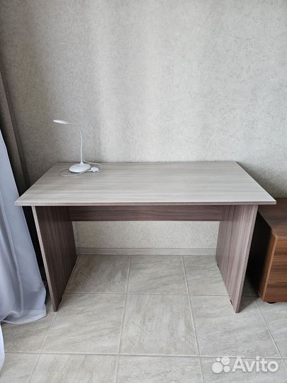 Письменный стол