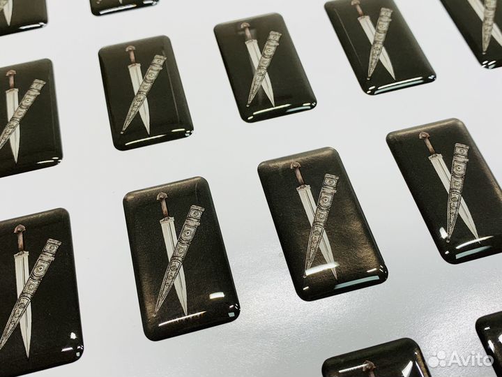 Объемная наклейки на телефон