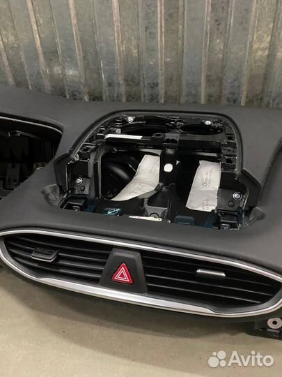 Торпедо с подушкой Hyundai Santa Fe 4 TM