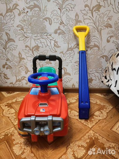 Детский автомобиль - каталка