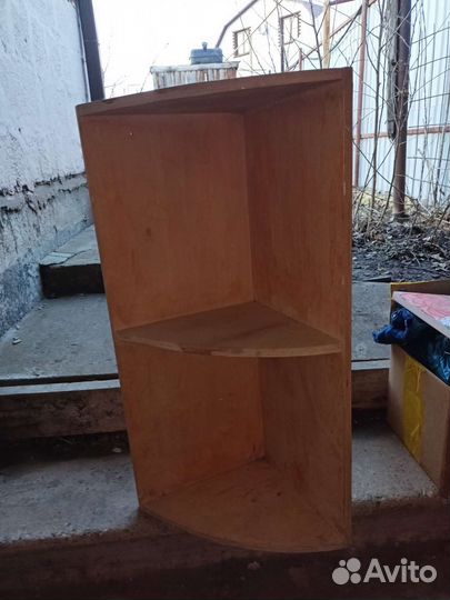 Полка угловая деревянная