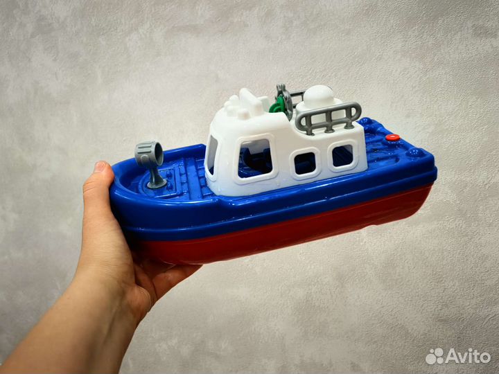 Игрушка корабль,пароход