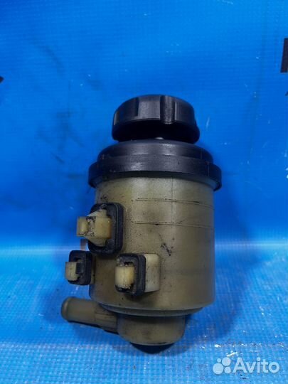 Бачок гур Хендай Солярис 1