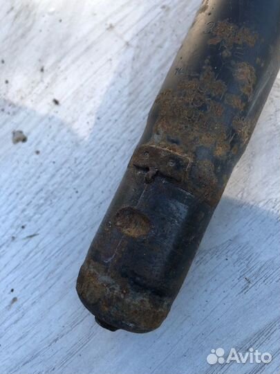 Стойка подвески передняя левая Mitsubishi Galant 7