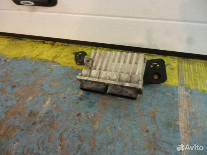 Блок включения вентиляторов Опель астра G белый