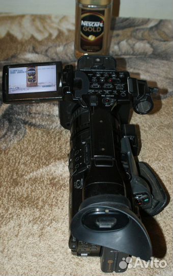 Профессиональная видеокамера Sony HVR - Z1E