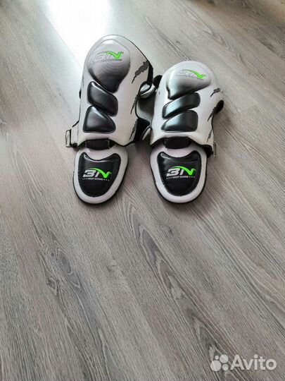 Защита на ноги для единоборства