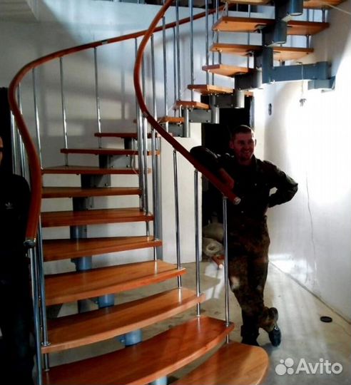 Каркас лестницы из металла