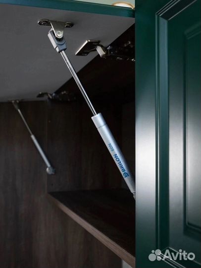 Зеленая кухня в наличии