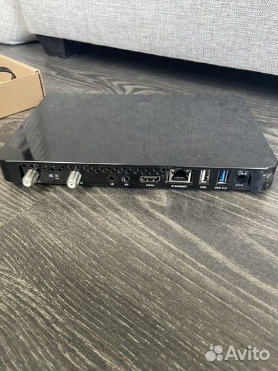 Цифровой двухтюнерный приемник триколор GS B527