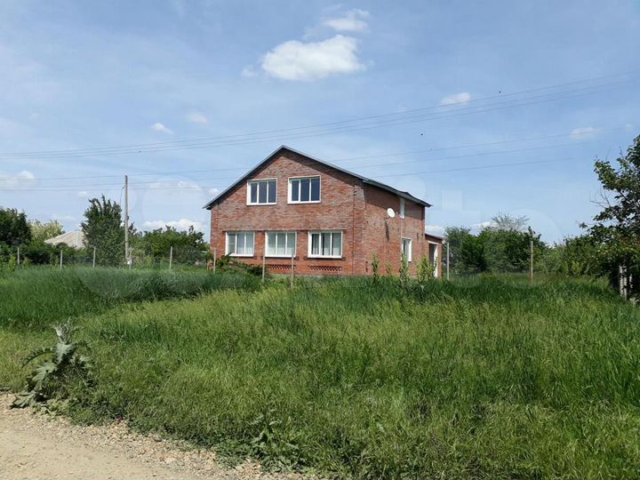 Дом 305 м² на участке 15 сот.