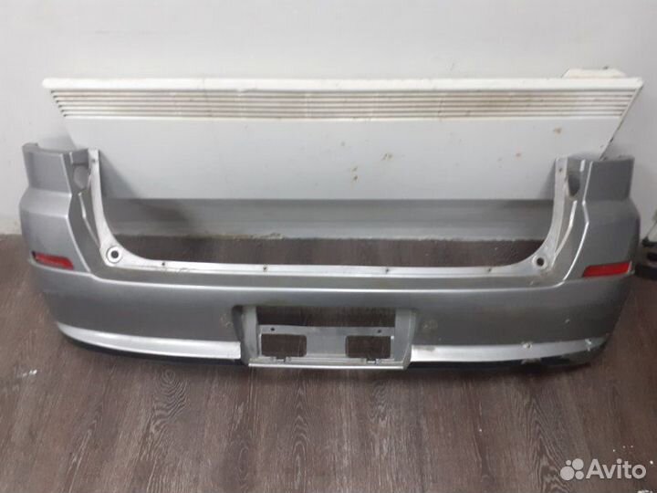 Бампер задний Nissan Liberty