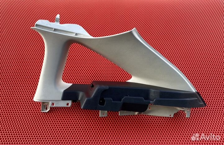 Обшивка задней правой стойки Citroen c4