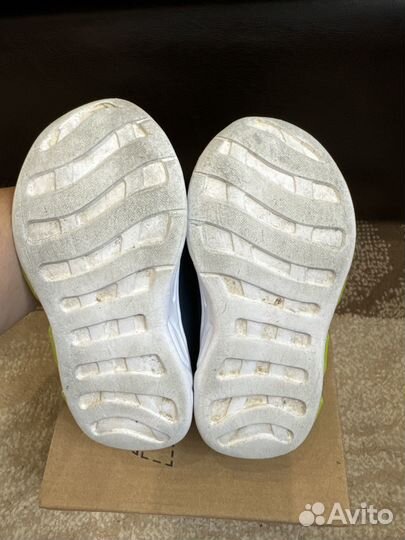 Светящиеся кроссовки для мальчика 26р