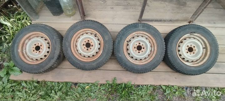 Комплект резины на дисках классика