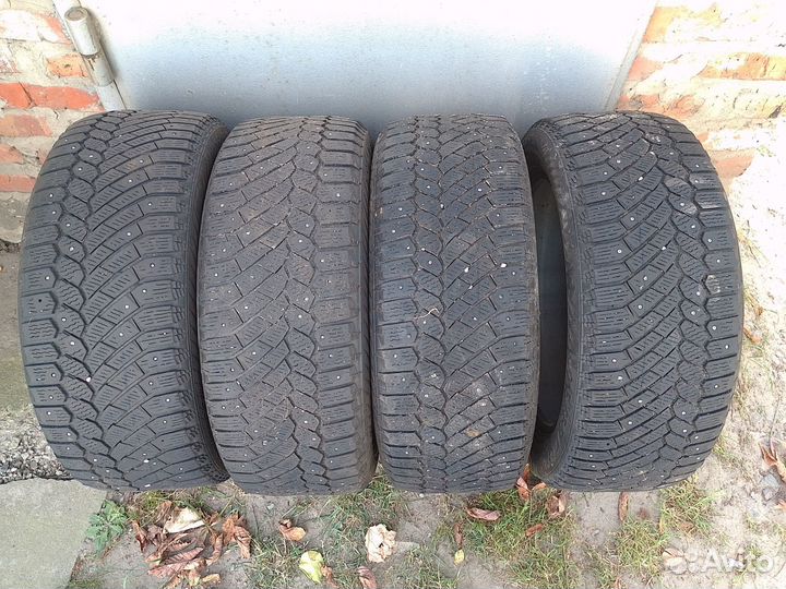 Gislaved Nord Frost 200 215/55 R17 98T
