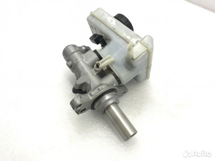 Бачок для тормозной жидкости Skoda Octavia 1.6