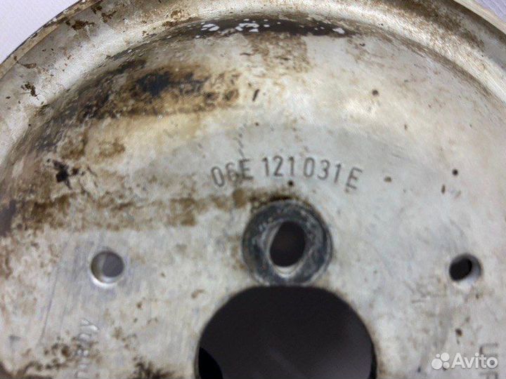 Шкив помпы Audi A7 sportback 3.0 tfsi 2012