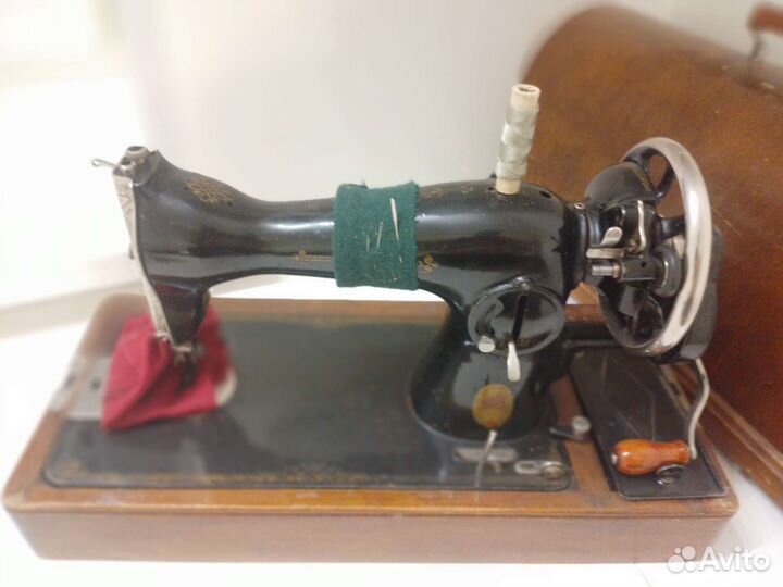 Швейная машина странинная рабочая