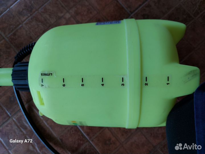 Опрыскиватель садовый ручной