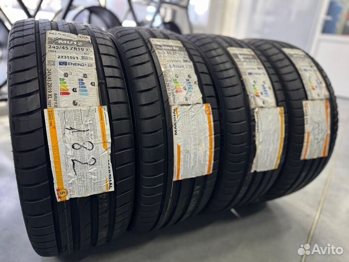 Marshal MU12 245/45 R19 103Y