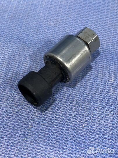 Датчик кондиционера хладагента Nissan terrano D10