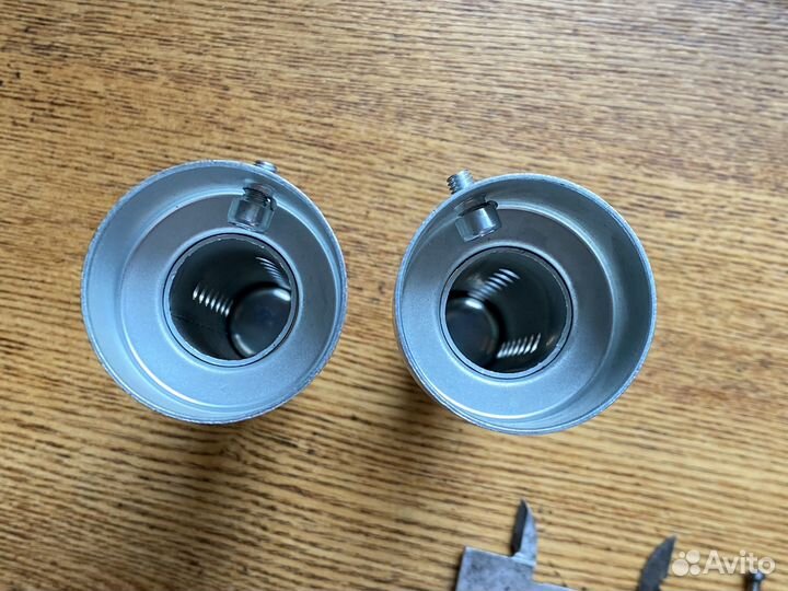 Регулируемый шумоподавитель глушителя мотоцикла