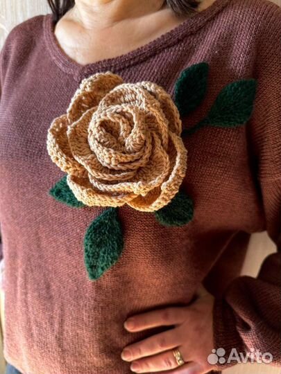 Свитер шерстяной женский